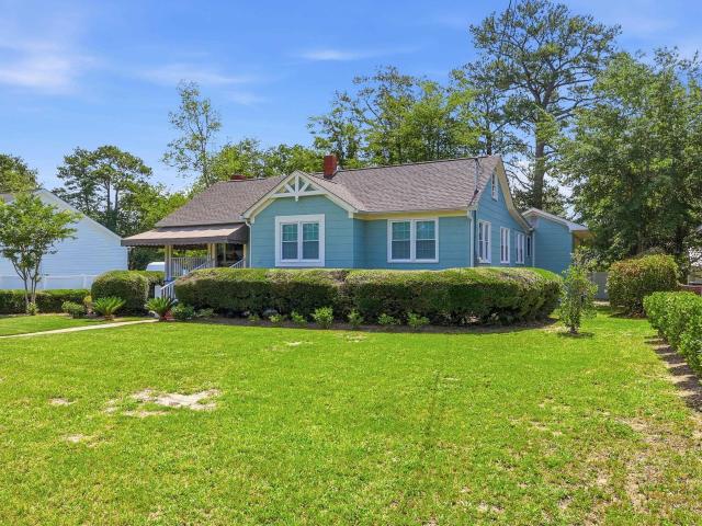 2415 Redwood St