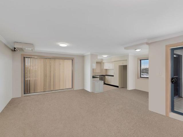 24/15 19 Torrens Avenue, The Entrance