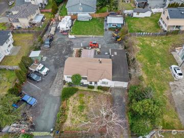 2416 NE 16th St, Renton, WA 98056 | MLS #2207
