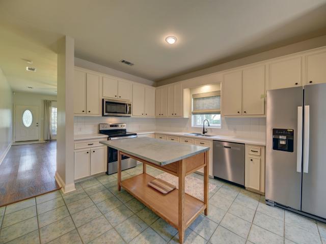 2416 Stone Hollow Dr, Brenham, TX 77833 | MLS #5866
