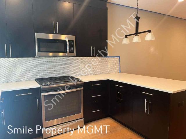 2416 Southeast Morrison Street 3 Bedroom Apartment for Rent at 2416 Se Morrison St, Portland, OR 97214 Buckman