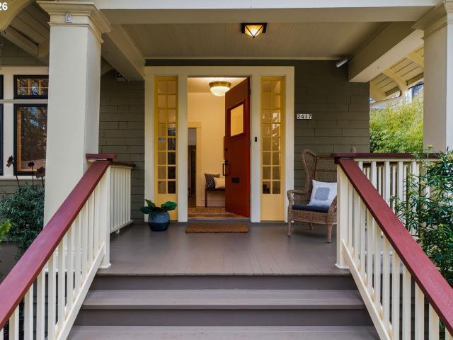 2417 NE 10TH AVE