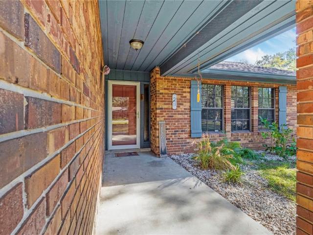 2417 S Oak Park Dr, DeLand, FL 32724 | MLS #V4946