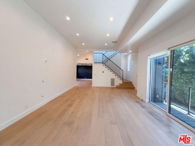2418 Dallas Street