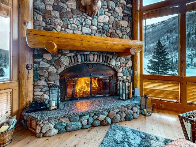2418 Forest Rd 526