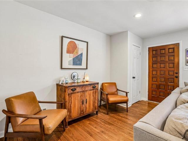 2410 Arrow Circle