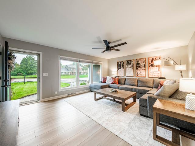 2410 Camelot Dr