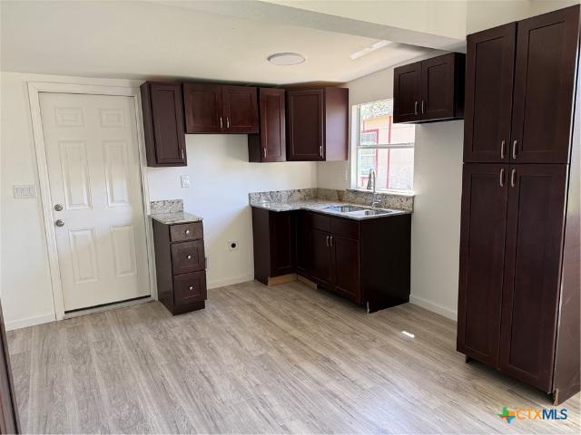 2411 Mumphord St, Victoria, TX 77901 | MLS #608980