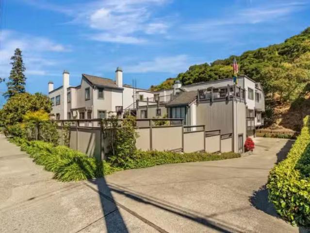 2411 CARLMONT DR APT 110, BELMONT, CA 94002