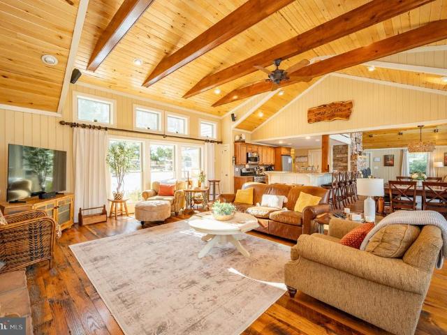 2411 Lake Shore Drive