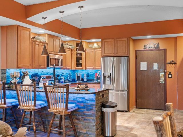2411 RIVER Road