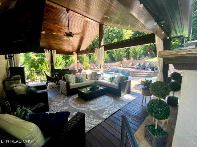 2412 Toressa Lane