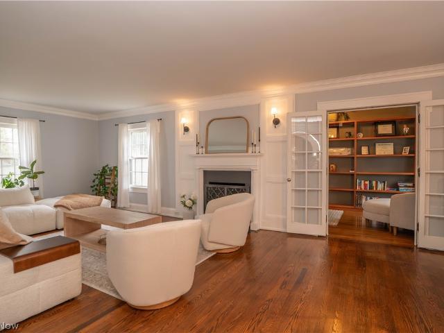 2412 University Avenue NW