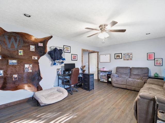 2413 Maumee Place