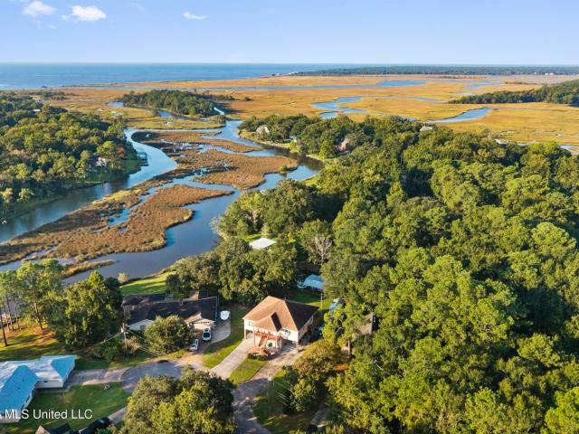 2413 Perch Cove