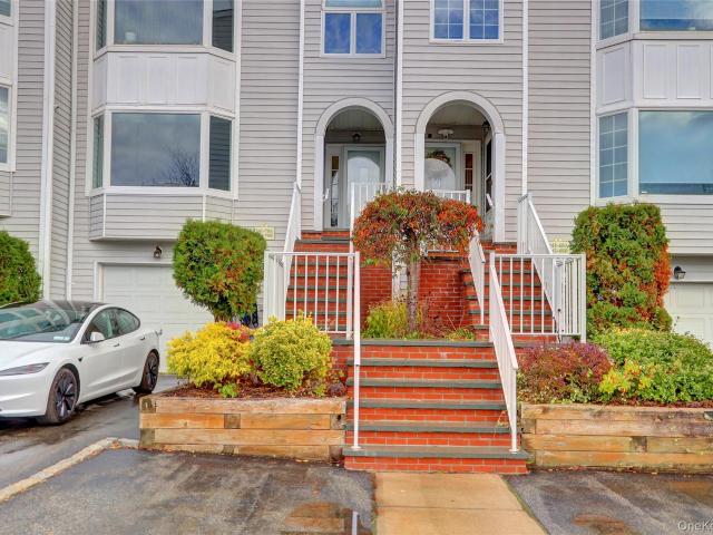 241 70 Oak Park Drive, Unit 84B