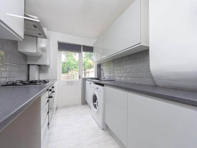241 Hillcross Avenue, London, SM4 4BU, United Kingdom | 3 bed house for rent #140226444 | Rentberry