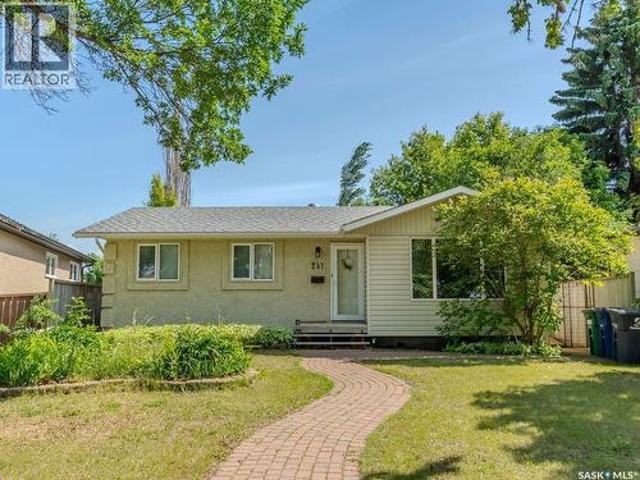 241 Laurentian Drive, Saskatoon, SK, S7H 4R8 house for sale | Listing ID SK040925 | Royal LePage