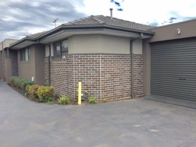 2/41 Matthews Avenue, AIRPORT WEST