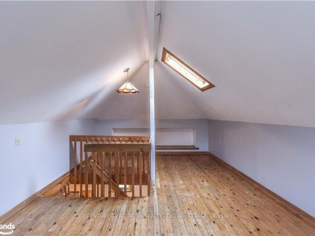 241 Nottawasaga Street 2 B, Orillia L3V 3K2