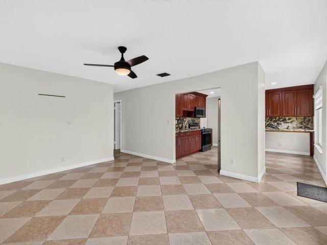 241 NW 49th Street, Oakland Park, US, FL