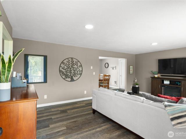 241 S Razor Clam Drive SW