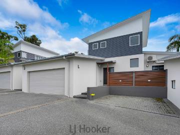 2/41 Tallawalla Road, Valentine NSW