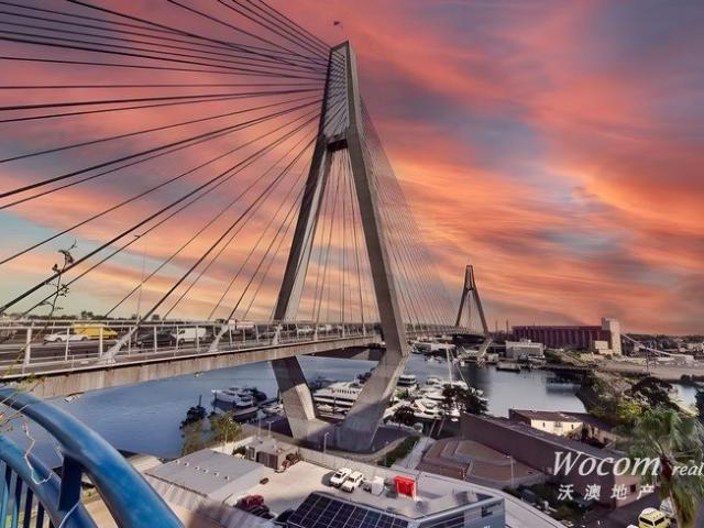 241sqm Sub Penthouse Level 10 3 Bedroom 2 car in Pyrmont Waterviews view ANZAC Bridge Fireworks