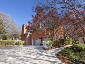 2424 Maury Drive