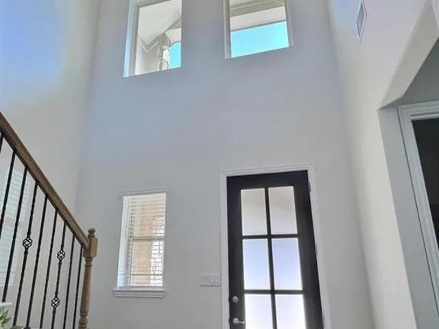 2424 Belvedere Lane