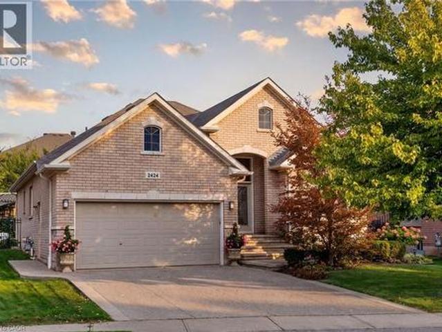 2424 Tesla Crescent, Oakville, ON, L6H 7T6 house for sale | Listing ID 40865 | Royal LePage