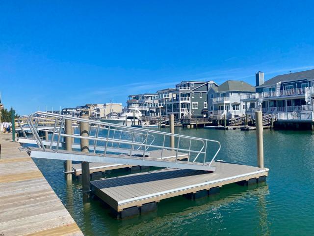 2425 Harbor Ave # 2425