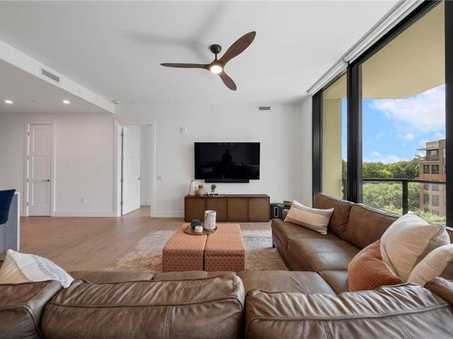 2425 Peachtree Road NE 511
