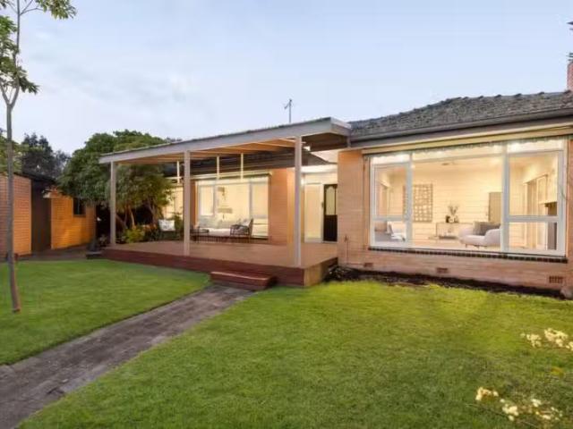 24/26 32 Elmhurst Road, Bayswater North VIC 3153 House For L.