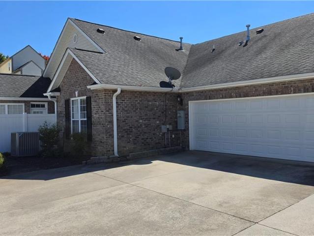 2427 Cross Vine Lane