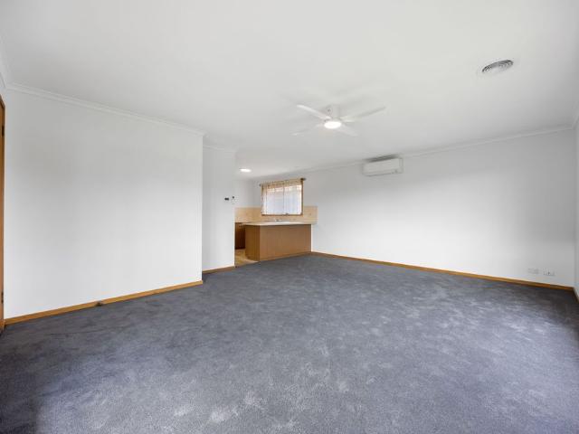 2/428 Gillies Street North, Wendouree, VIC, 3355