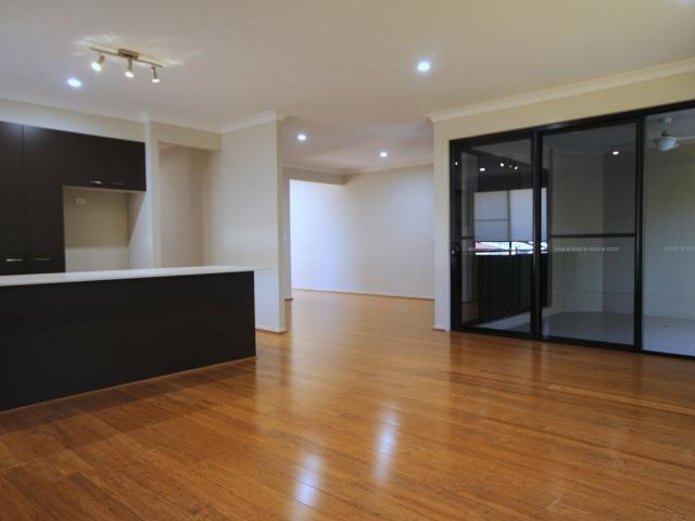 2/429 Ashmore Road, Ashmore