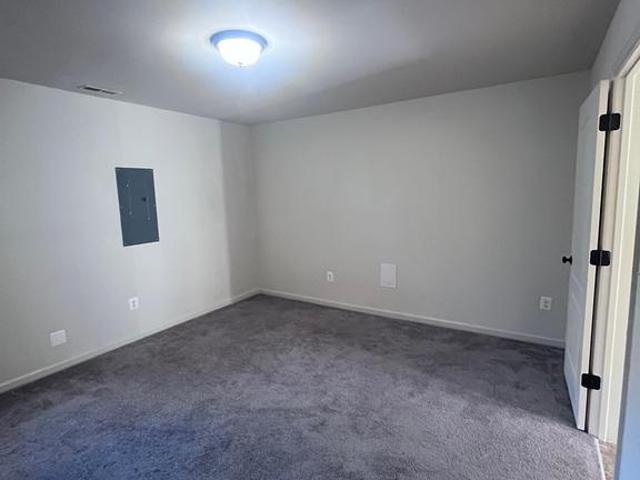 2429 drake ln