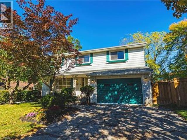 2429 Redfern Road, Burlington, ON, L7R 1Y1 house for sale | Listing ID 40868 | Royal LePage
