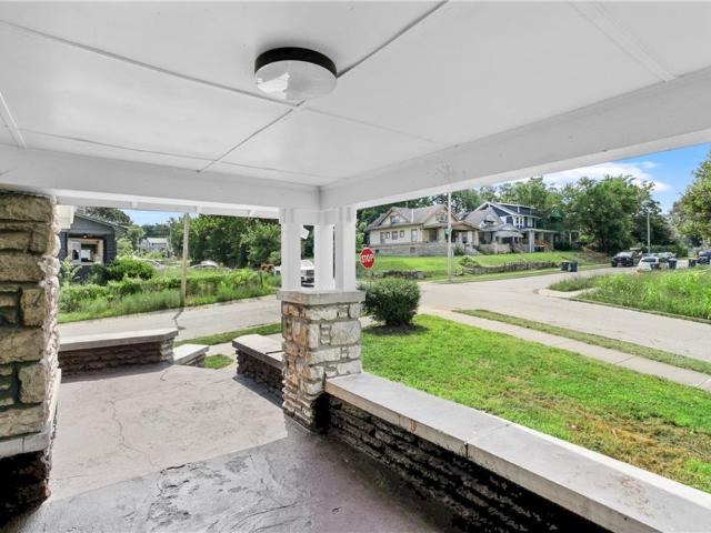 2420 E 42nd Street