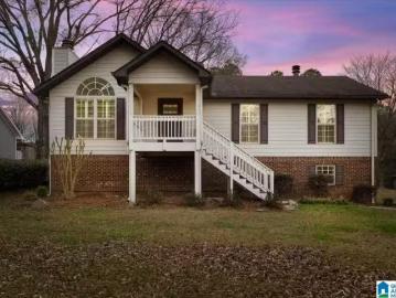2420 LEIGH DR, CENTER POINT, AL 35215