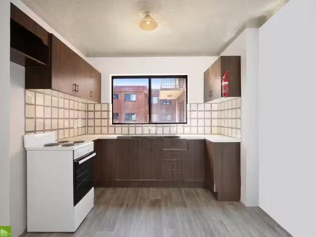 2/420 422 Crown St, West Wollongong Apartment for rent Listed.