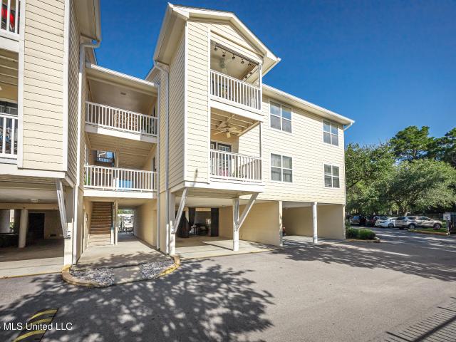 2421 Beachview Drive