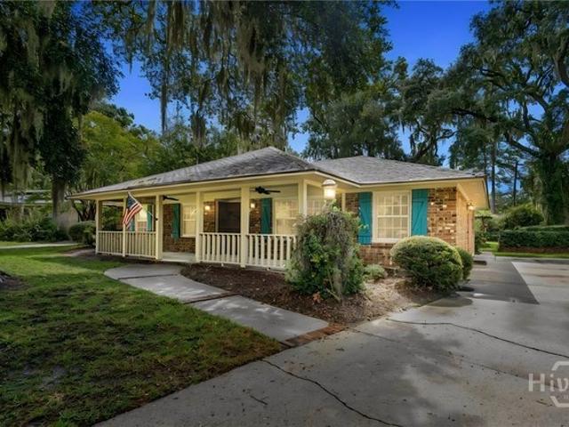 2421 Dolphin Dr, Savannah, GA 31406