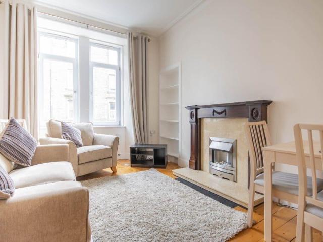 2421L – Dalgety Avenue, Edinburgh. 1 bed flat to rent £1,100 pcm £254 pw