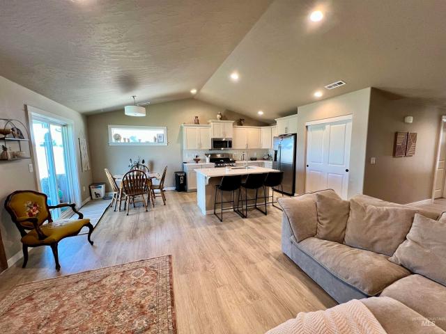 2422 Legacy Ct