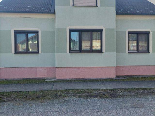 2422 Pama Landhaus mit großer Halle