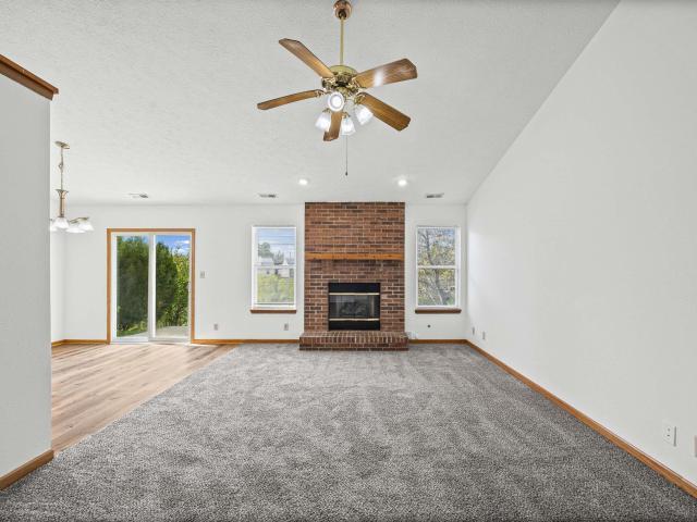 2422 Temple W Court
