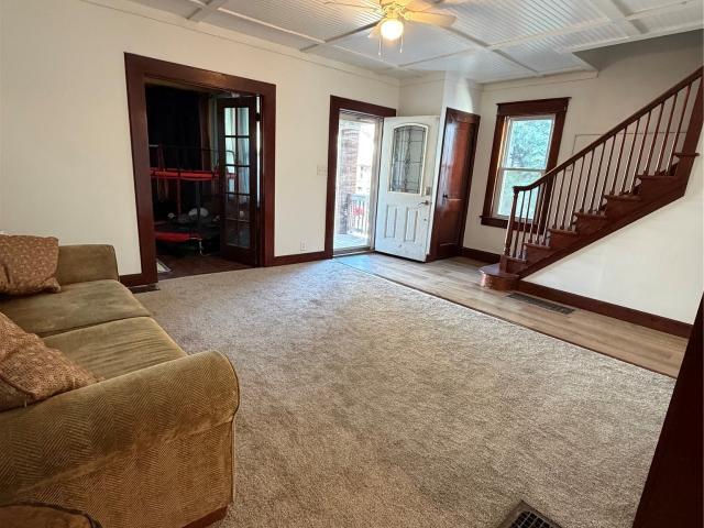 2423 cranberry street