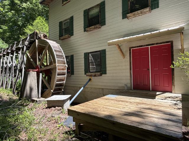 242 Cane Creek Rd